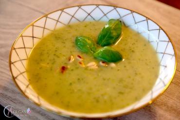 Zucchini soup with coconut milk and ginger